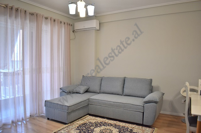 Apartament 2+1 me qira shume prane Parkut Olimpik dhe Residences Lake View, ne Tirane.
Banesa eshte